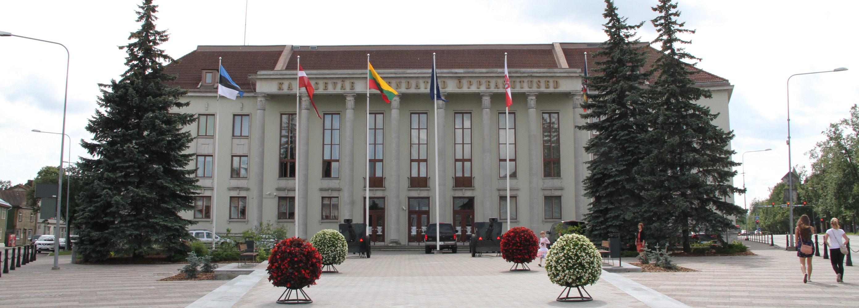 Kaitseväe akadeemia maja fassaad