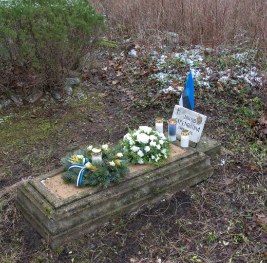 Espenbaumi haud Reigi kalmistul. Foto Mart Mõniste.