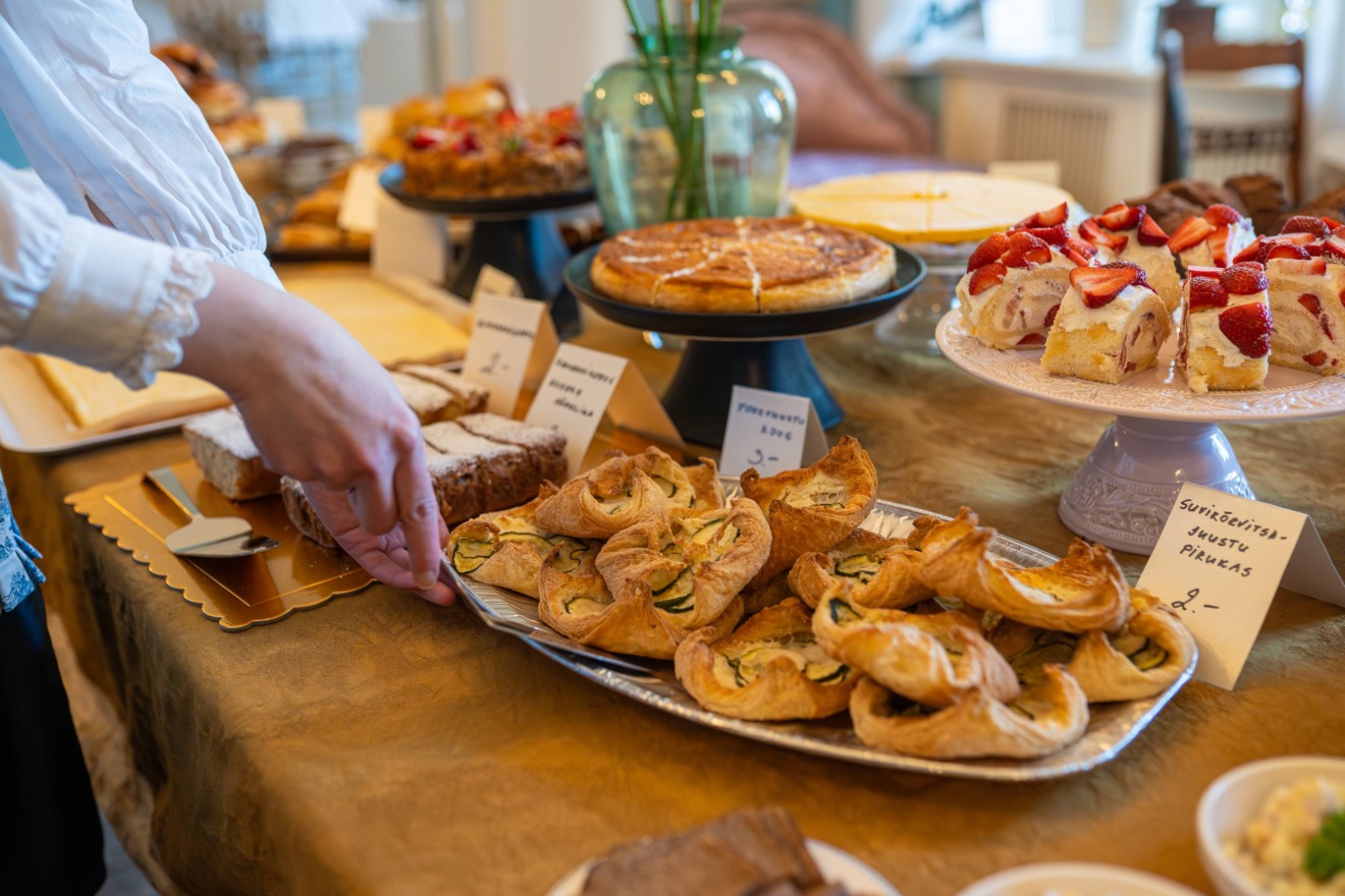 Koogid ja pirukad laual